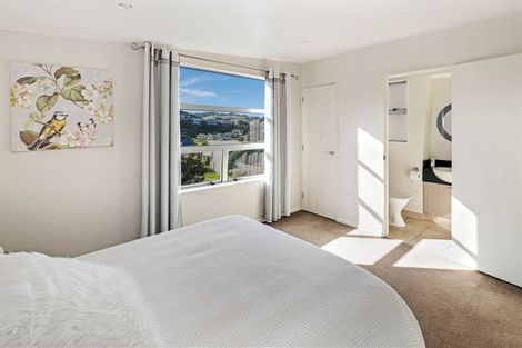 Photo of property in 10 Erlestoke Crescent, Churton Park, Wellington, 6037