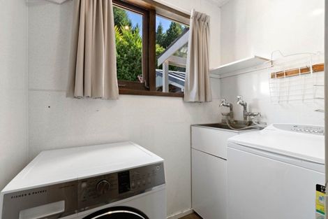 Photo of property in 27 Avalon Crescent, Fernhill, Queenstown, 9300