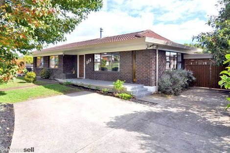 Photo of property in 16 Cromdale Avenue, Highland Park, Auckland, 2010