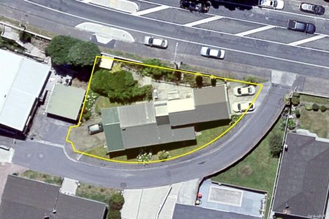 Photo of property in 2b Cherry Grove, Strathmore Park, Wellington, 6022