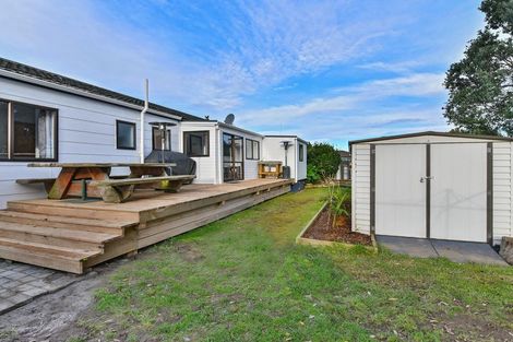 Photo of property in 12 Seaward Place, Wattle Downs, Auckland, 2103