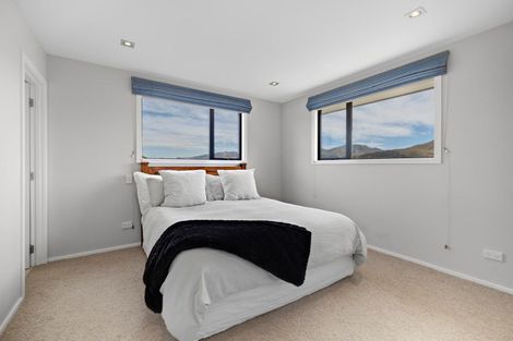 Photo of property in 4 Kinross Lane, Jacks Point, Queenstown, 9371