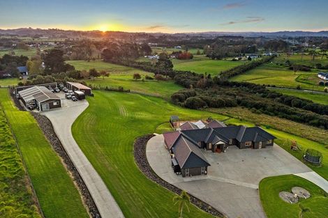 Photo of property in 135 Nixon Road, Taupaki, Henderson, 0782