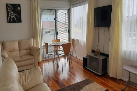Photo of property in 16 Carole Crescent, Pakuranga, Auckland, 2010