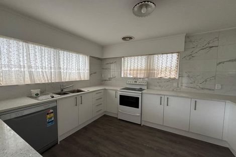 Photo of property in 2/69 Settlement Road, Papakura, 2110