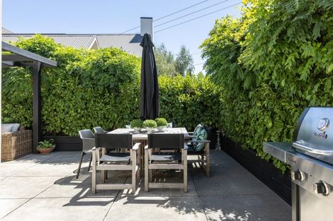 Photo of property in 2/11 Te Aute Road, Havelock North, 4130