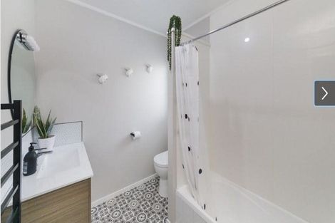 Photo of property in 102 Roberts Line, Kelvin Grove, Palmerston North, 4414