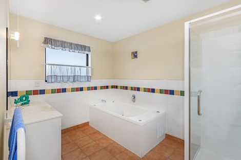 Photo of property in 21 Langley Place, Belfast, Christchurch, 8051