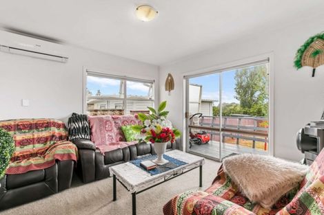Photo of property in 15 Gee Place, Mangere East, Auckland, 2022