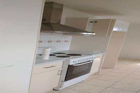 Photo of property in 16 Massine Place, Randwick Park, Auckland, 2105