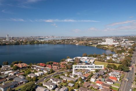 Photo of property in 3/13 Otakau Road, Milford, Auckland, 0620