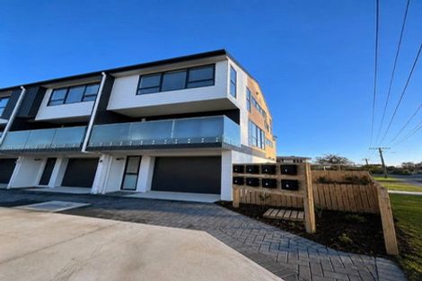 Photo of property in 1/36 Longburn Road, Henderson, Auckland, 0610
