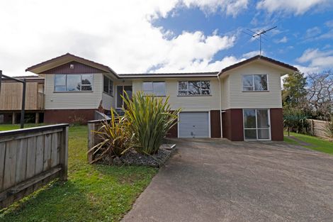 Photo of property in 1 Shale Avenue, Massey, Auckland, 0614