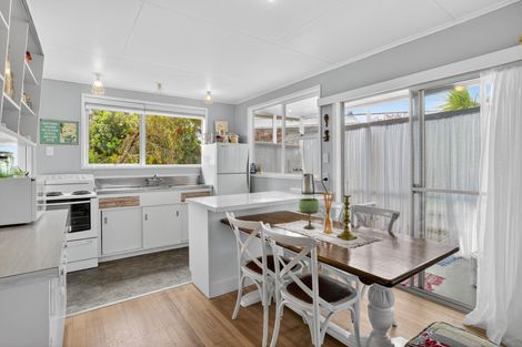 Photo of property in 11 Kendale Drive, Leigh, 0985