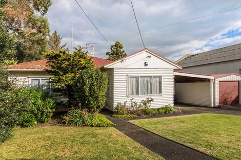 Photo of property in 327 Waiuku Road, Puni, Pukekohe, 2678