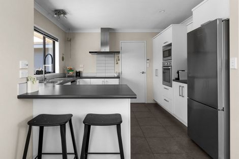 Photo of property in 2/11 Te Aute Road, Havelock North, 4130