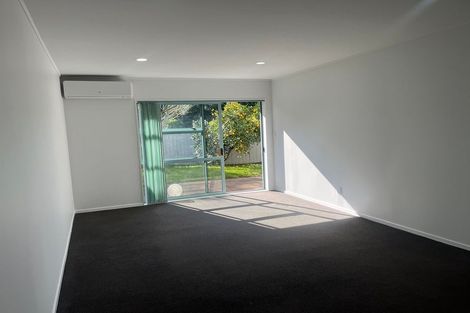 Photo of property in 2/7 Marbeth Court, Botany Downs, Auckland, 2010