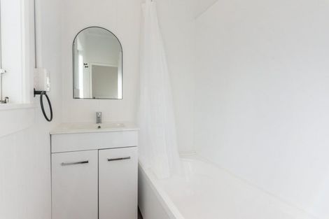 Photo of property in 10-10a Waimea Road, Waikanae Beach, Waikanae, 5036