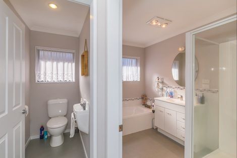 Photo of property in 5 Campbell Grove, Levin, 5510