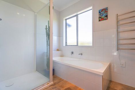 Photo of property in 16 Ohuka Place, Whitianga, 3510