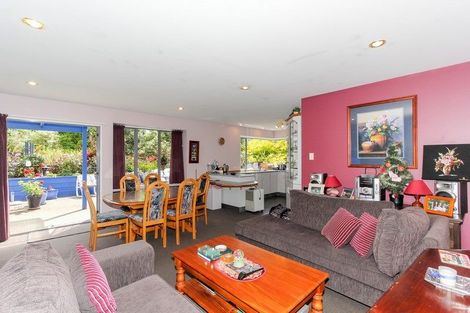 Photo of property in 40b Karina Road, Merrilands, New Plymouth, 4312