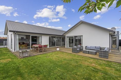 Photo of property in 129 Aviemore Drive, Highland Park, Auckland, 2010