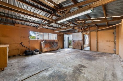 Photo of property in 4 Holford Street, Westown, New Plymouth, 4310