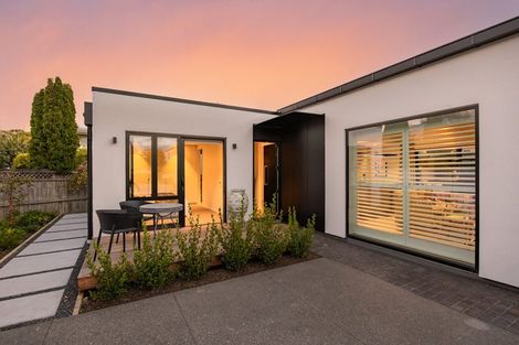 Photo of property in 2a Church Lane, Merivale, Christchurch, 8014