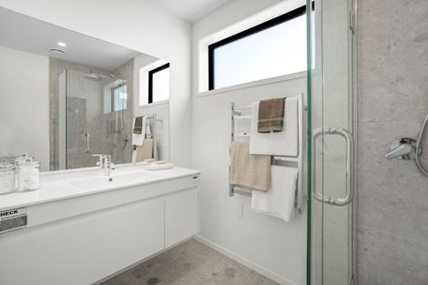 Photo of property in 2/10 Pascoe Avenue, Paremata, Porirua, 5026