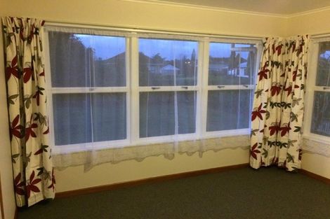 Photo of property in 25 Myers Road, Manurewa East, Auckland, 2102