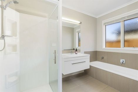 Photo of property in 18 Chalgrove Road, Huntington, Hamilton, 3210