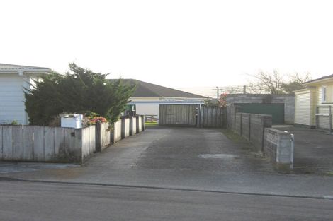 Photo of property in 2/5 Mayo Grove, Naenae, Lower Hutt, 5011