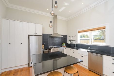 Photo of property in 17 Perrin Place, Kelvin Grove, Palmerston North, 4414