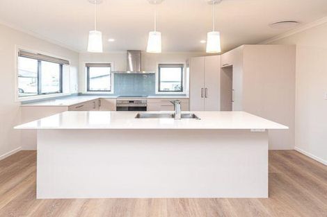 Photo of property in 32 Tirimoana Place, Otamatea, Whanganui, 4501