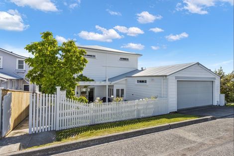 Photo of property in 11 Colenso Avenue, Hospital Hill, Napier, 4110