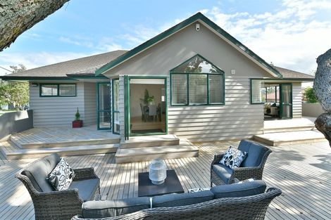 Photo of property in 108 Stanmore Bay Road, Stanmore Bay, Whangaparaoa, 0932