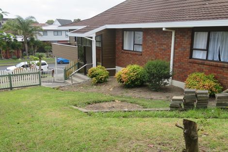 Photo of property in 10 Lexington Drive, Botany Downs, Auckland, 2010