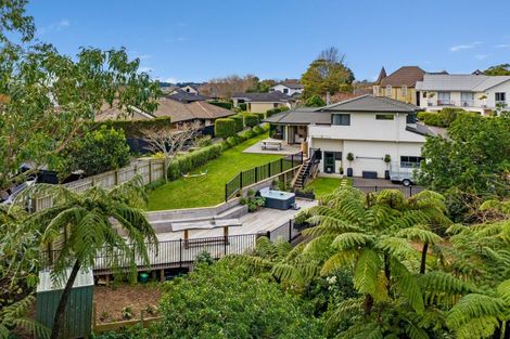 Photo of property in 22 Kinross Drive, Merrilands, New Plymouth, 4312