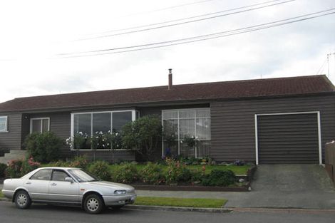 Photo of property in 2 Burn Street, Holmes Hill, Oamaru, 9401