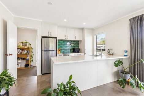 Photo of property in 2/12 Bungalore Place, Half Moon Bay, Auckland, 2012