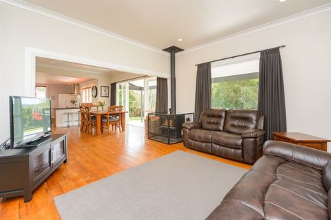 Photo of property in 803 Fitzherbert Road East, Aokautere, Palmerston North, 4471
