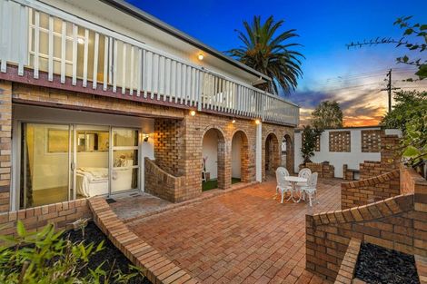 Photo of property in 1/100 Titirangi Road, New Lynn, Auckland, 0600