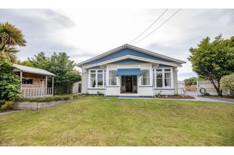 Photo of property in 2/96 Kerrs Road, Avonside, Christchurch, 8061