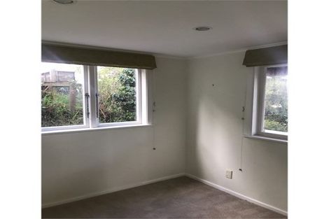 Photo of property in 53 London Road, Korokoro, Lower Hutt, 5012