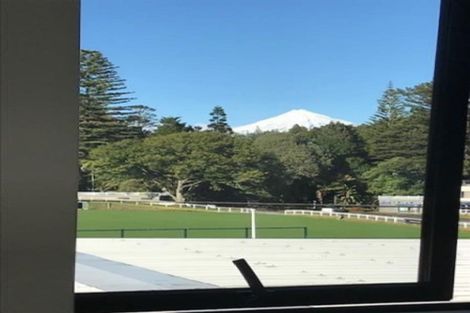 Photo of property in 3/13 Fillis Street, New Plymouth, 4310