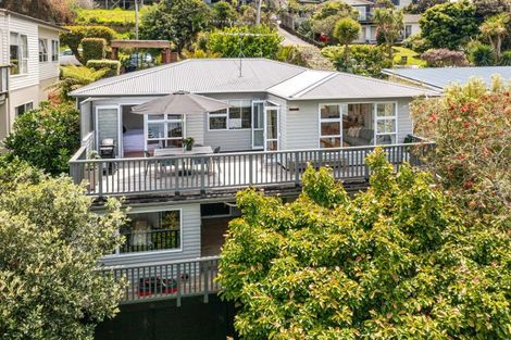 Photo of property in 40 Peter Terrace, Castor Bay, Auckland, 0620