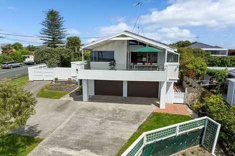 Photo of property in 1/9 Nigel Road, Browns Bay, Auckland, 0630