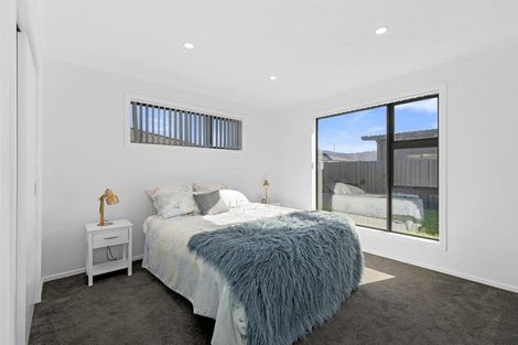 Photo of property in 5 Kerrigan Crescent, Wallaceville, Upper Hutt, 5018