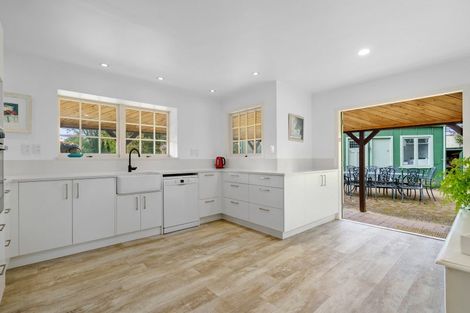 Photo of property in 261 Shakespeare Street, Leamington, Cambridge, 3432