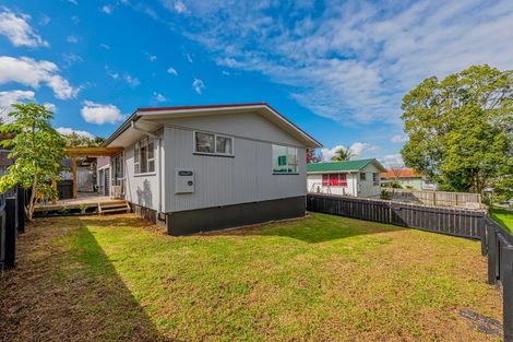 Photo of property in 1/26 Kemp Road, Massey, Auckland, 0614